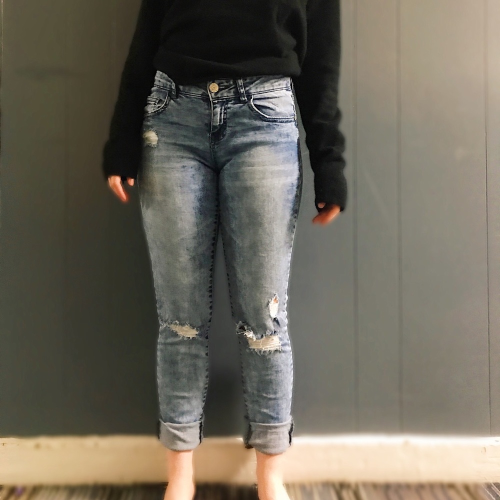 Light washed ripped jeans